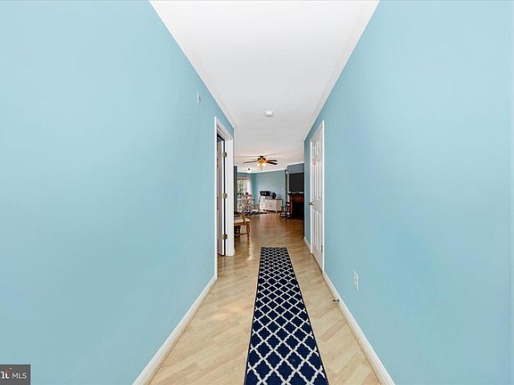 3rd image of 2505 Shelley Cir #5-2C