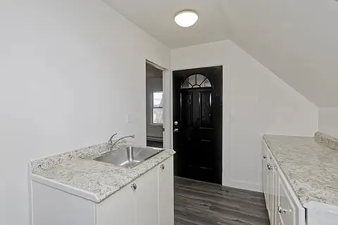 26 Huntington St #3 — Photo 3