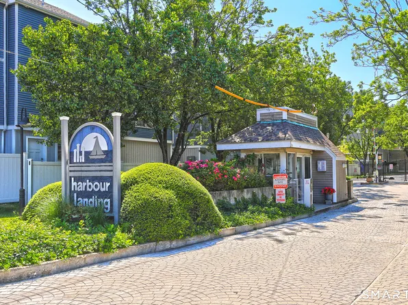 21 Harbour Close #A-21, New Haven, CT 06405