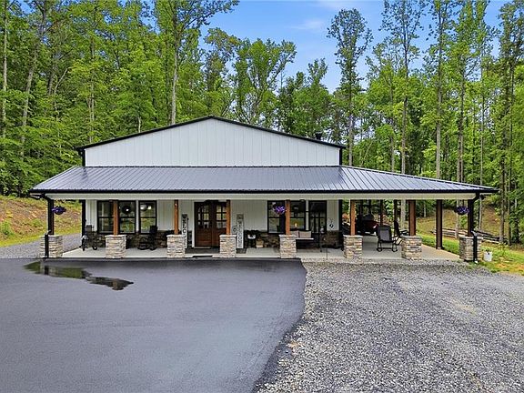 3rd image of 580 Eagles Perch Rd