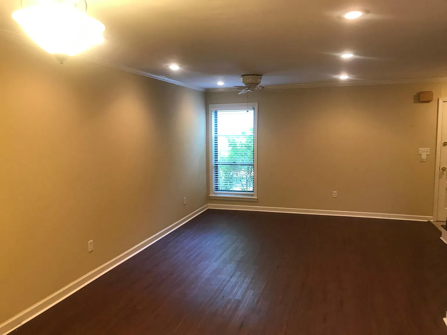 2 bed, 1.5 bath, 1200 sqft, $1,395 — Photo 4