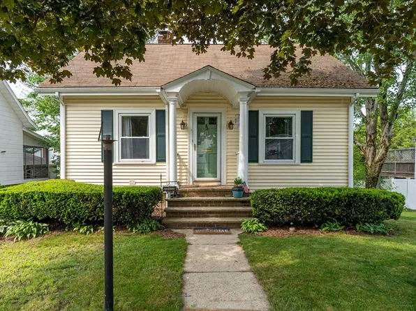 43 E Cross St, Norwood, MA 02062