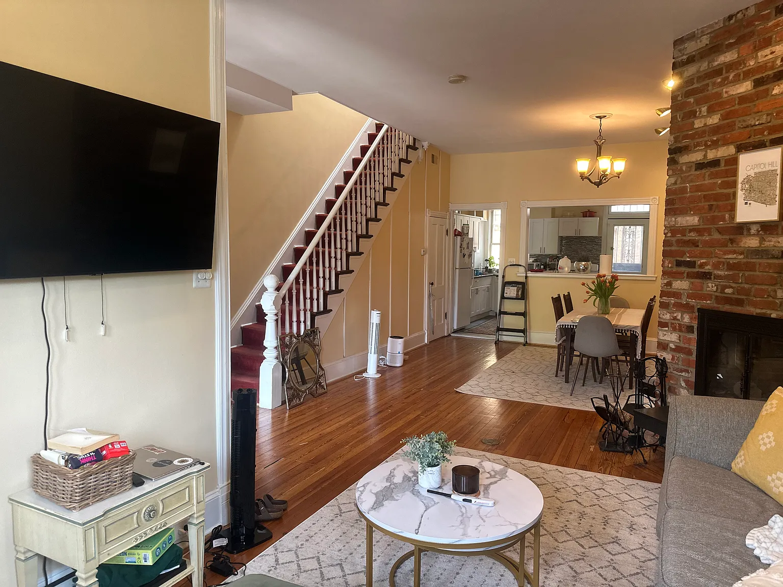 3 bed, 1.5 bath, 1800 sqft, $4,400 — Photo 2