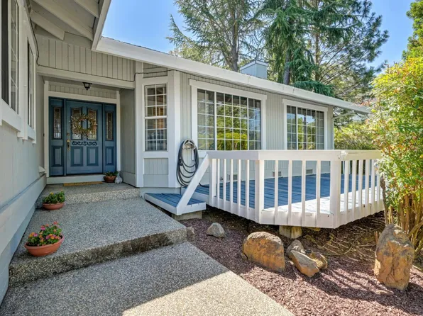 22803 Sunset Ridge Dr, Auburn, CA 95602