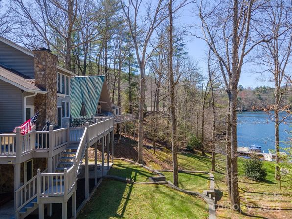 82 Avisco Rd, Robbinsville, NC 28771