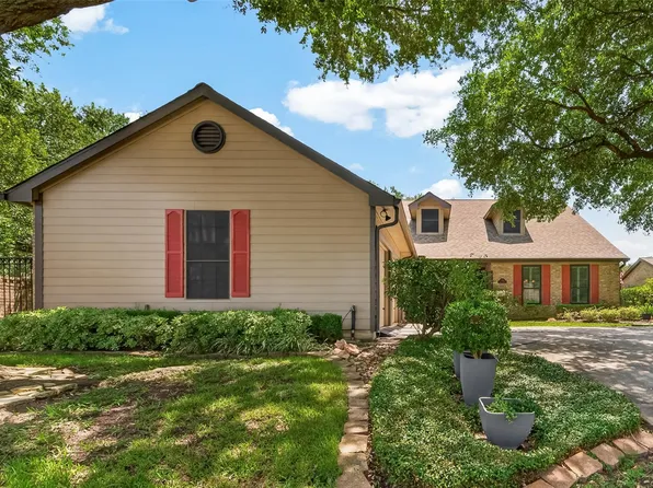 303 Longview Dr, Sugar Land, TX 77478