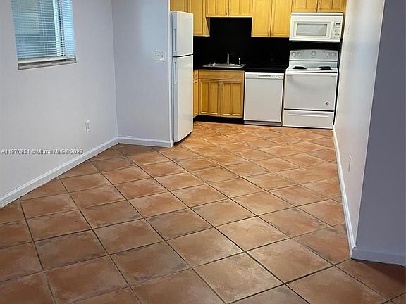 3rd image of 1801 S Treasure Dr APT 114