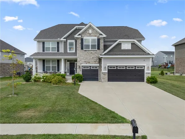 3581 Cypress Pointe Dr, Bellbrook, OH 45305