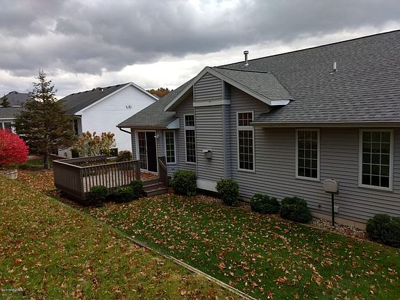 3rd image of 629 Pendleton Dr NE