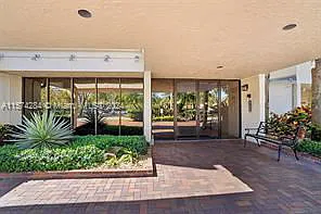 2 bed, 2.0 bath, $2,700 — Photo 2