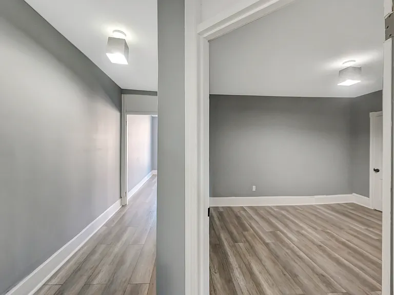 128 E Broad St #B — Photo 9