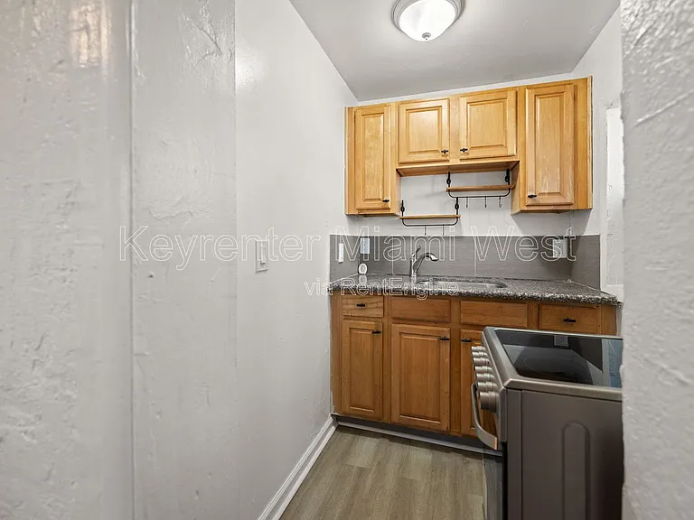 7772 NW 9th Ave — Photo 10