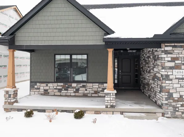 7494 Montri Dr, Temperance, MI 48182