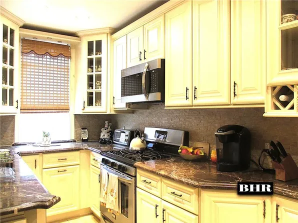 2034 Pearson Street image 5 of 23