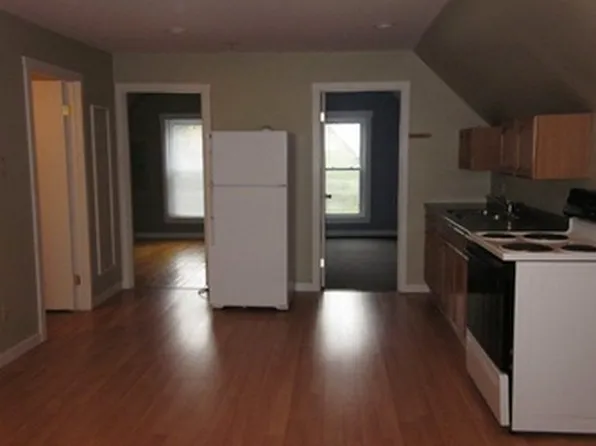 29 Bunker Hill St #2, Lancaster, NH 03584