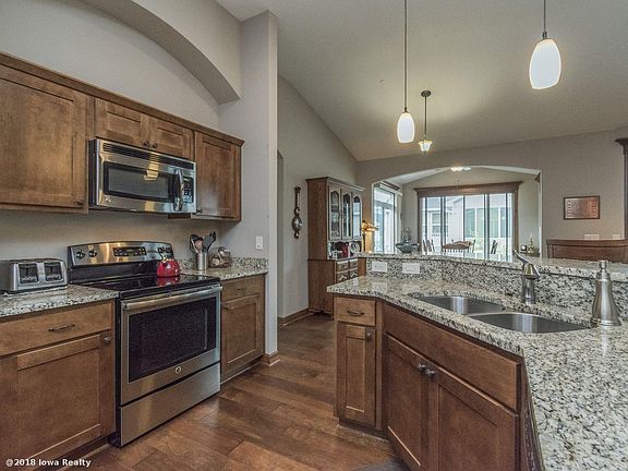 4th image of 10214 Coventry Cir