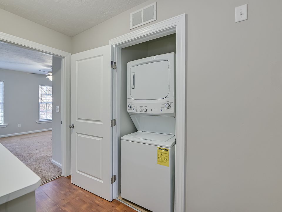 2 Bedroom: Laundry