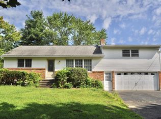 686 County Line Rd, Schenectady, NY 12306