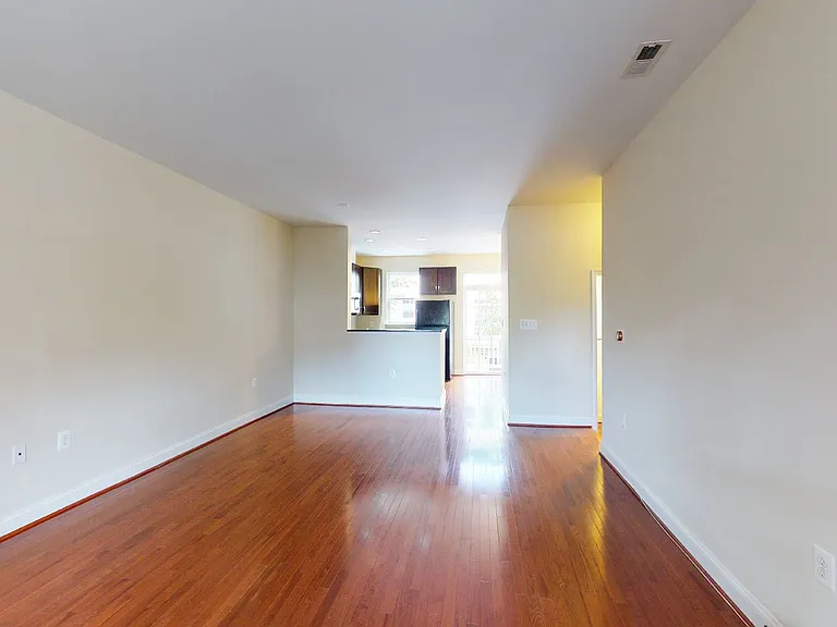 720 Barnes St NE — Photo 7