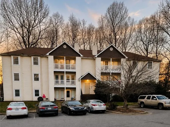 2330 W Vandalia Rd, Greensboro, NC 27407