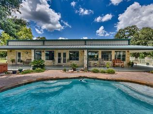 2843 Dinges Ln, Bellville, TX 77418