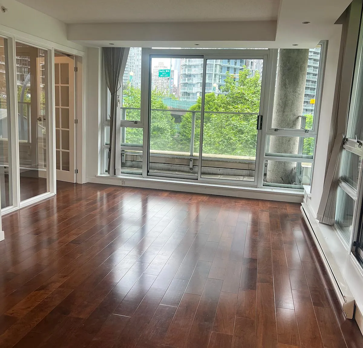#306 - 980 Cooperage Way — Photo 2
