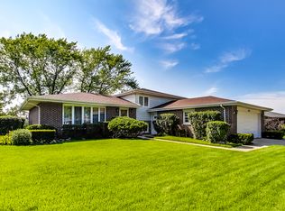 8124 Sawyer Rd, Darien, IL 60561