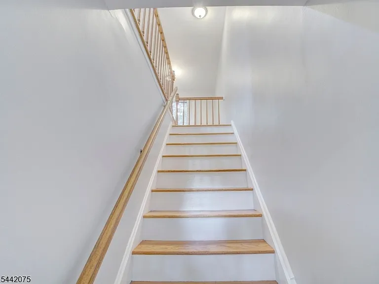 28 Wedgewood Dr #42 — Photo 3