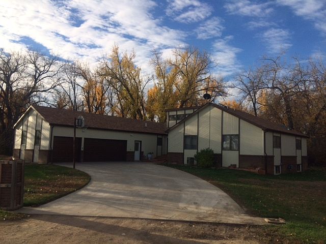 1st image of 65 River Dr