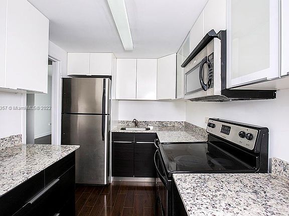3rd image of 999 Brickell Bay Dr APT 706