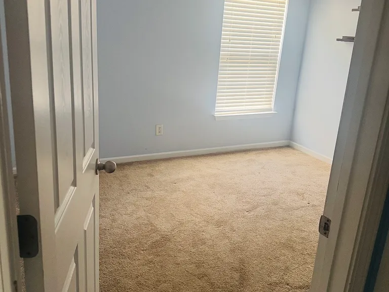 1100 Silvermoon Dr — Photo 21