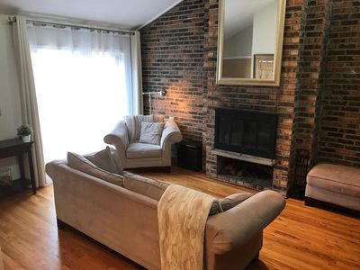 643 W Barry Ave, Chicago, IL, 60657