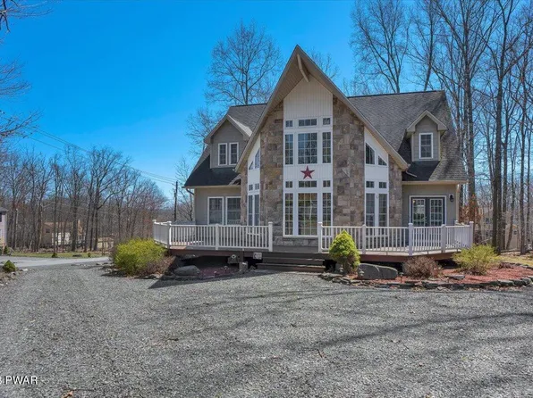 135 Karl Hope Blvd, Lackawaxen, PA 18435