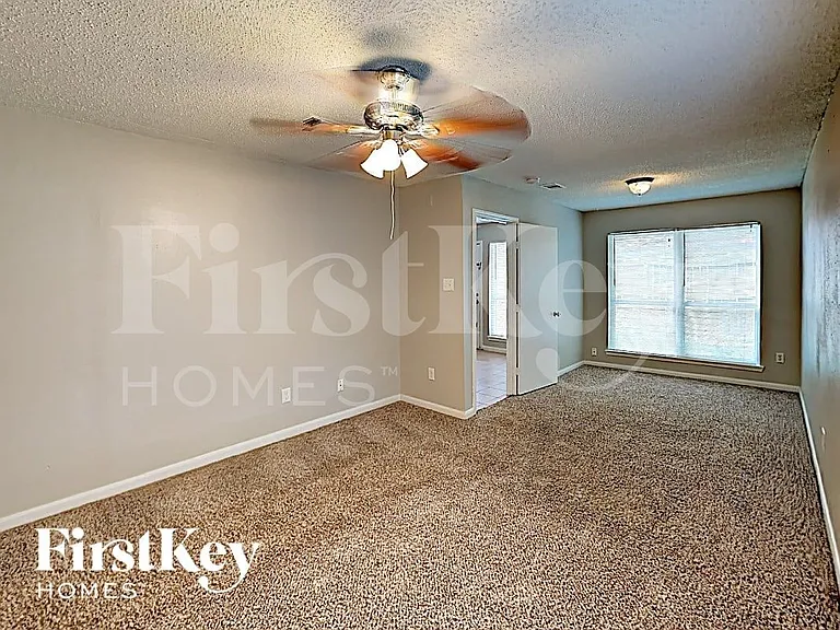 11319 Snow Bay Dr — Photo 7