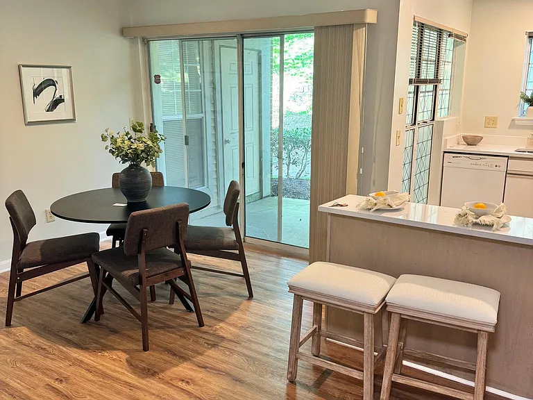 2 Ashlar Hill Ct #2 — Photo 4