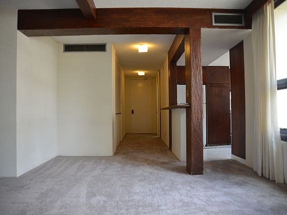 Hallway to second bedroom