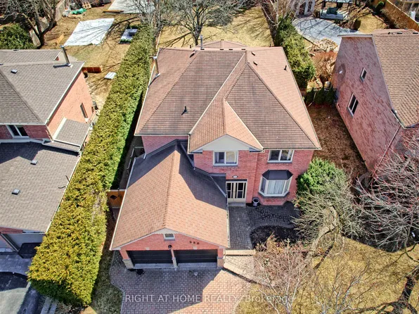 236 McCaffrey Rd, Newmarket, ON L3X 1J3