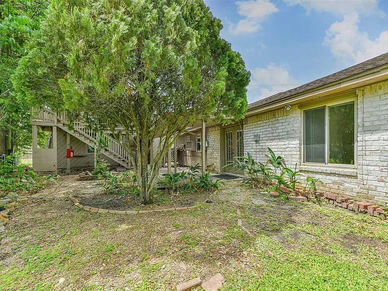 807 Stadium Cir — Photo 29