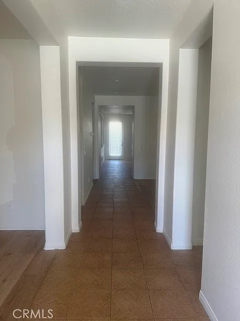 5 bed, 3318 sqft, $2,900 — Photo 3