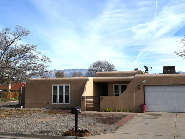 10120 La Paz Dr NW, Albuquerque, NM 87114
