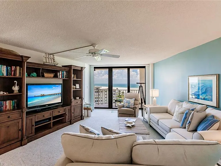 260 Seaview Ct #904 — Photo 4