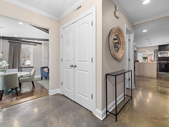 4th image of 2 N Tower Rd