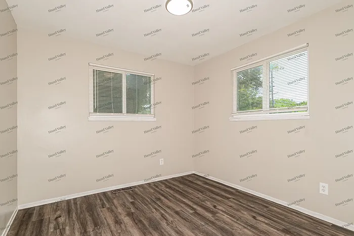1417 Moran Dr — Photo 10