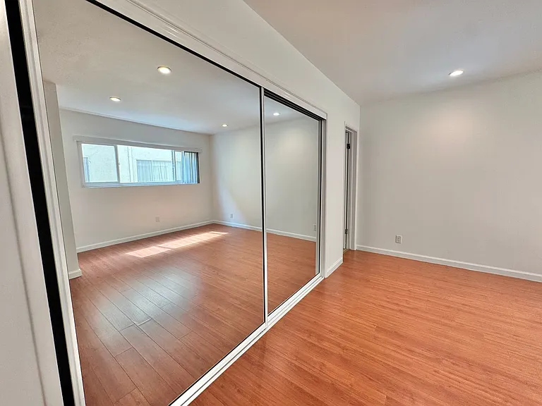 8555 Saturn St — Photo 32