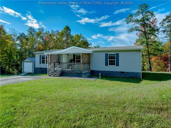 49 La Rue Ln, Hurricane, WV 25526