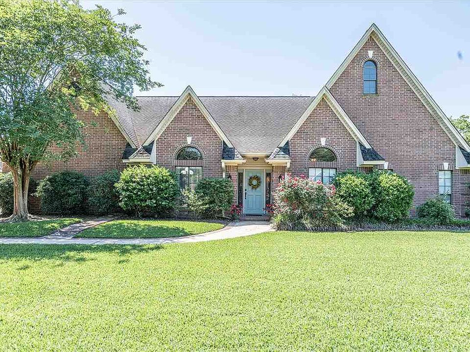 1st image of 707 Hickory Dr