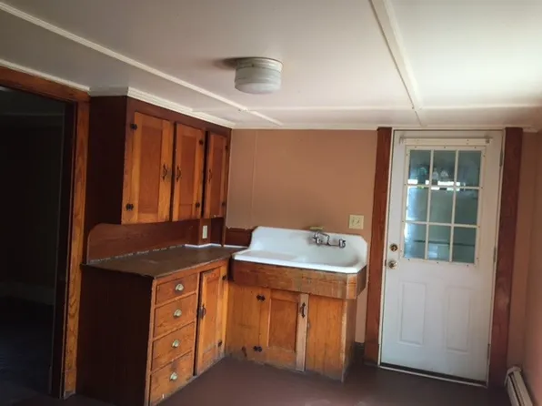 134 Main St, Fairfield, ME 04937