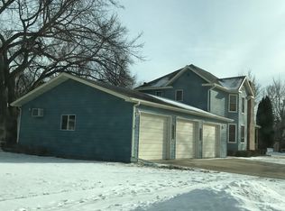 401 1st St S, Ellendale, ND 58436