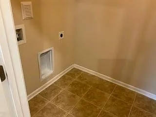1335 Hampton Oaks Dr — Photo 5