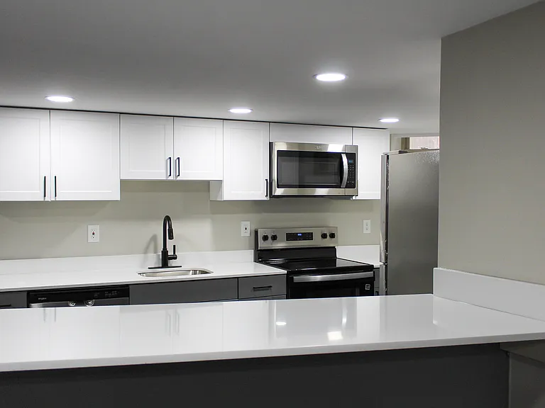 Campus Apartments — Photo 3